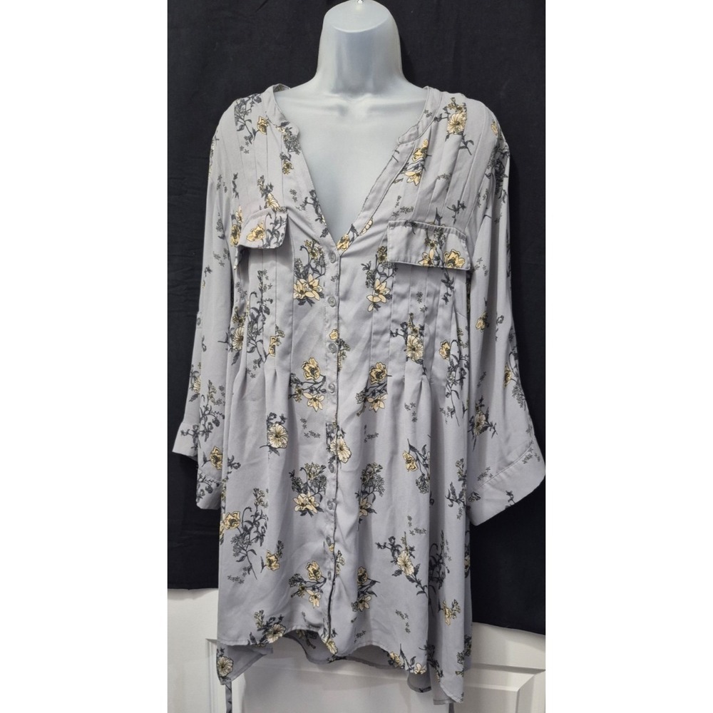 Torrid women's gray floral Georgette Hi-Lo tunic blouse boho shirt sz. 4 pockets - Picture 2 of 13